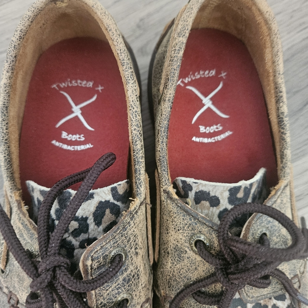 Twisted X boots Kids Leopard Print boat Driving Mocs Shoe size 2.5 - Picture 7 of 9